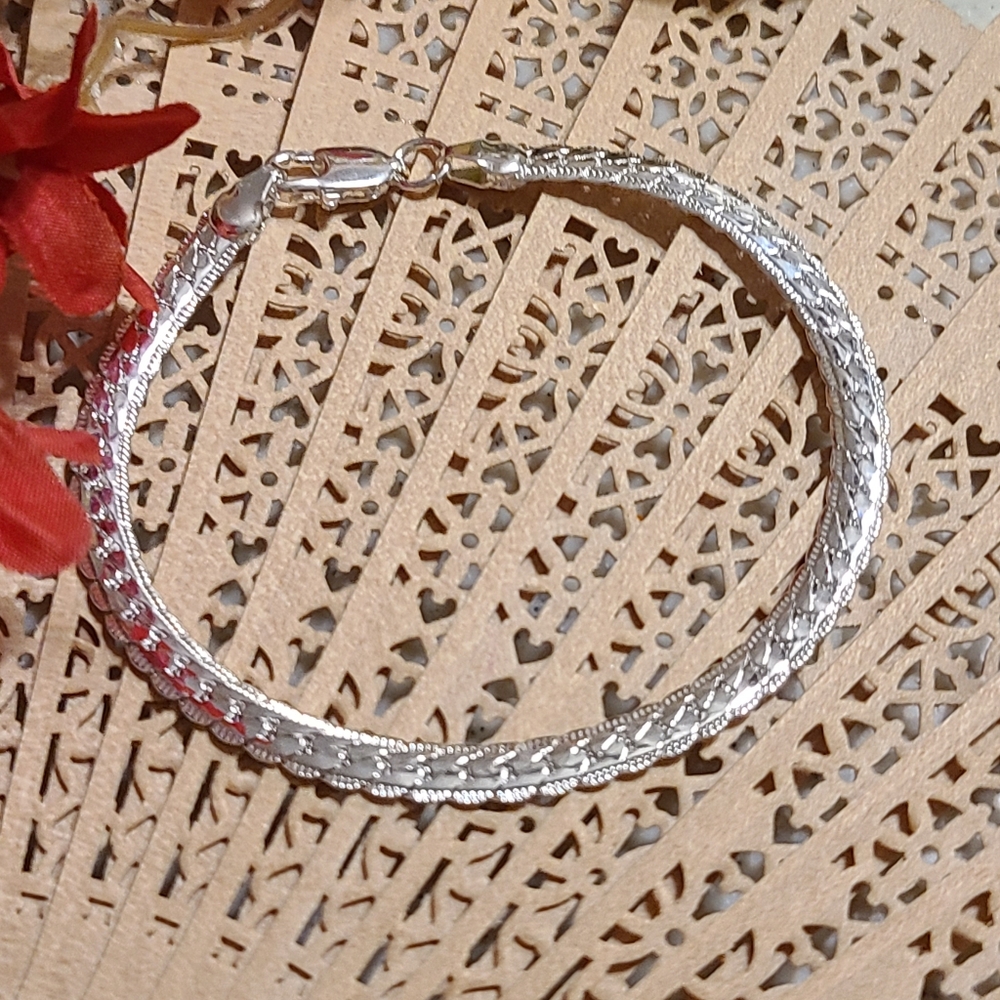 Elegant Silver Women's Bracelet Stamped 925